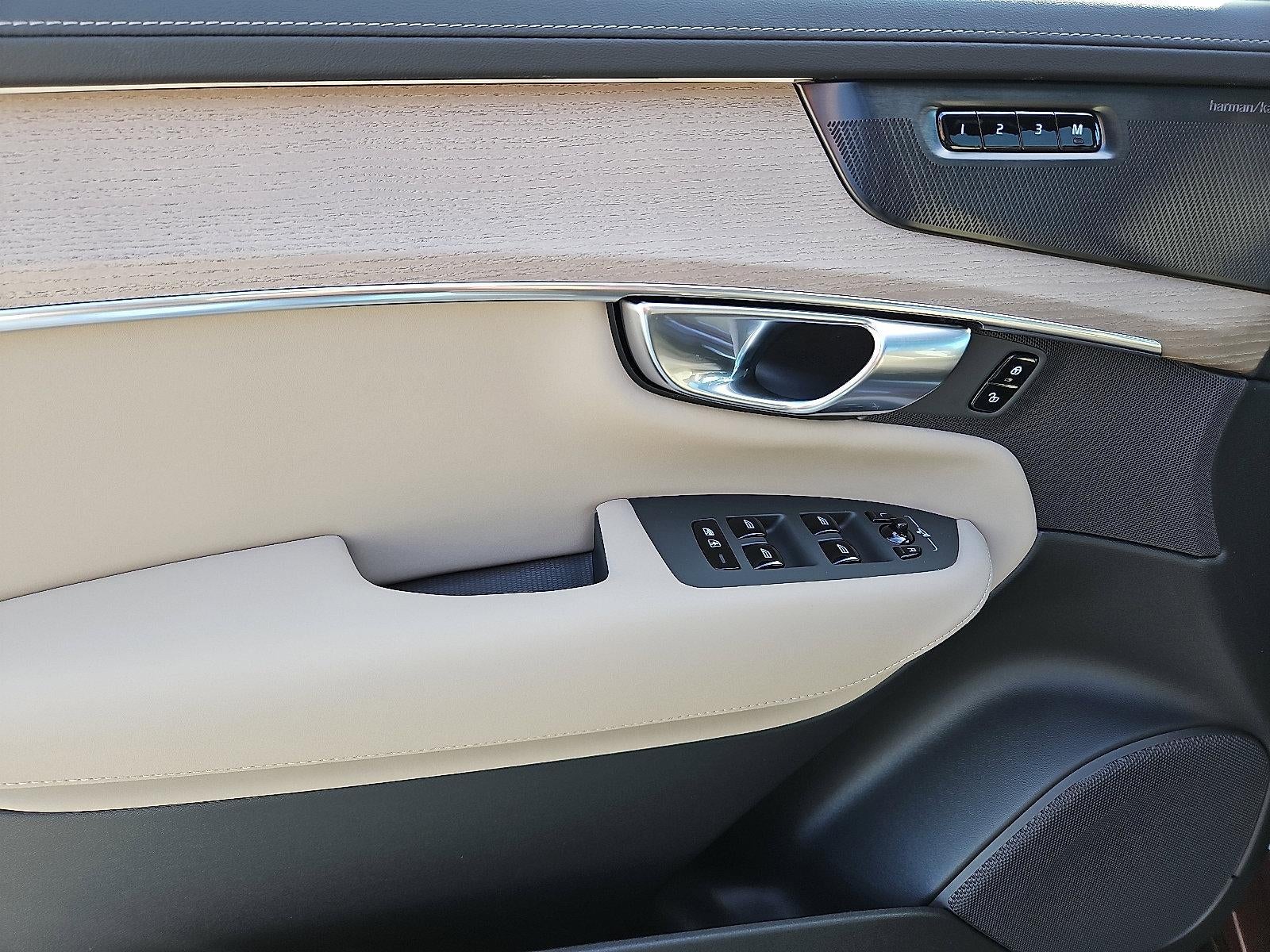 2026 Volvo XC90 B5 AWD Plus 7-Seater