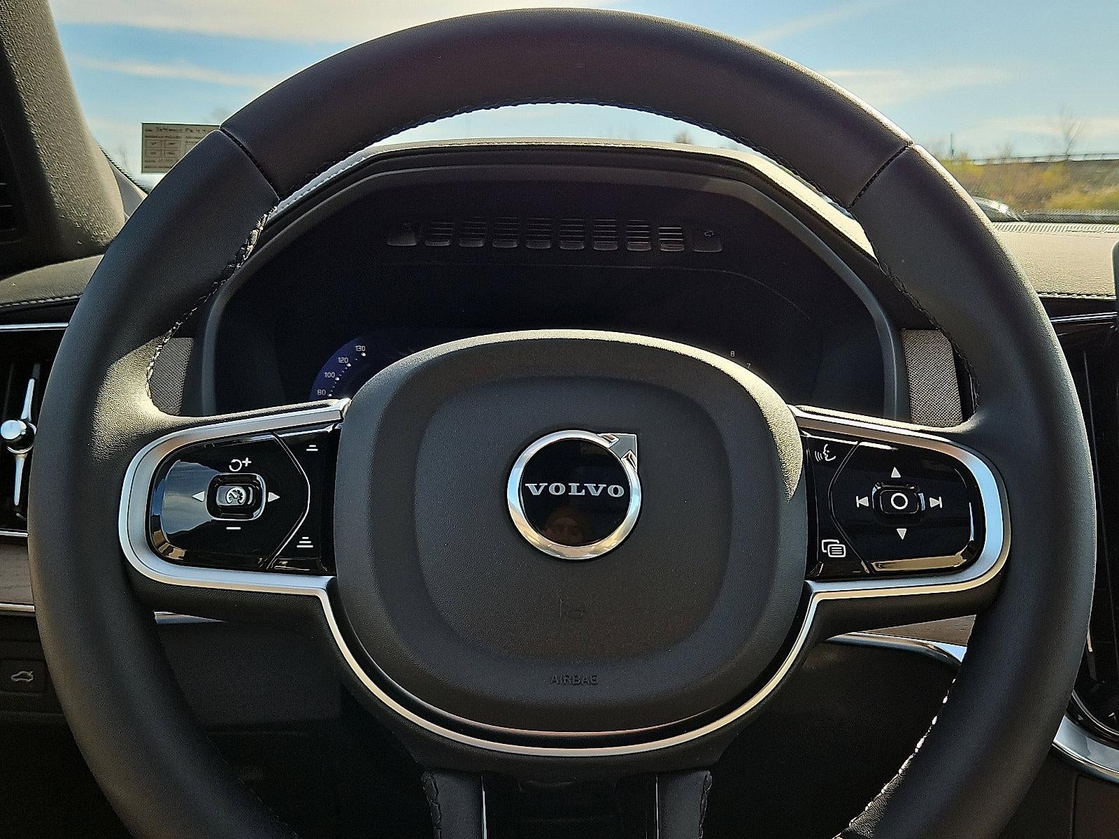 2026 Volvo XC90 B5 AWD Plus 7-Seater