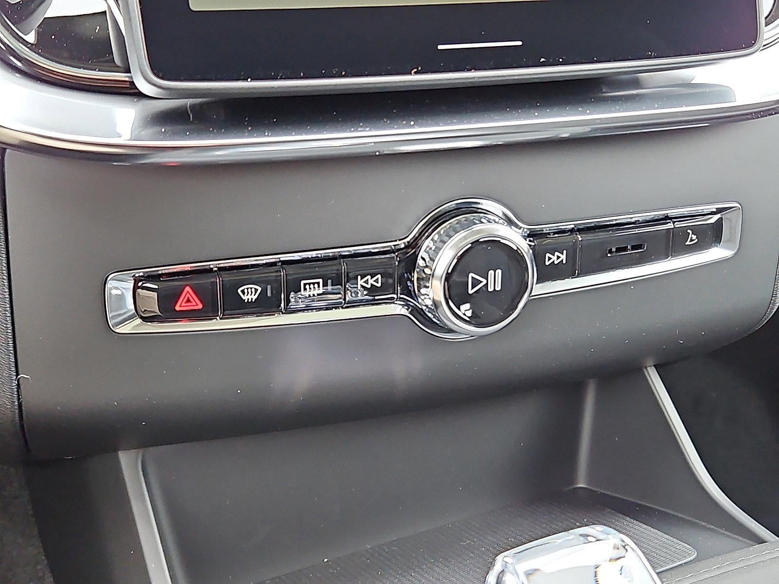 2026 Volvo XC90 B5 AWD Core 7-Seater