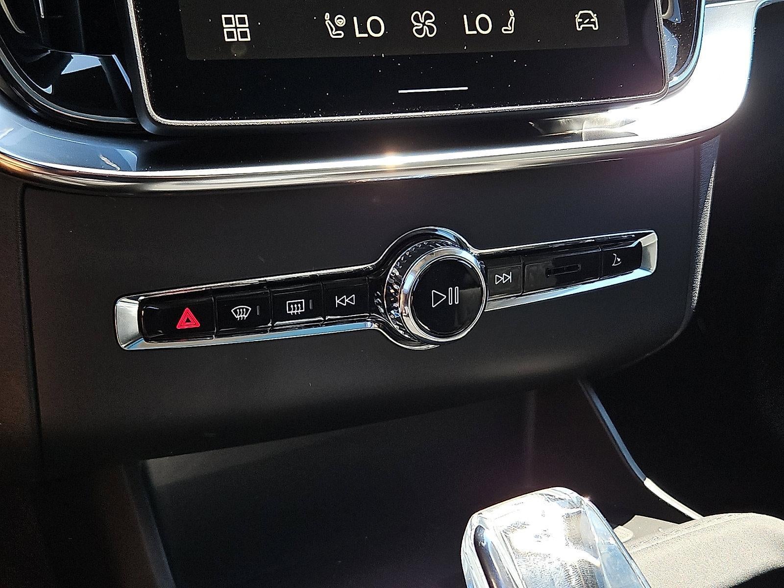 2026 Volvo XC90 B5 AWD Core 7-Seater
