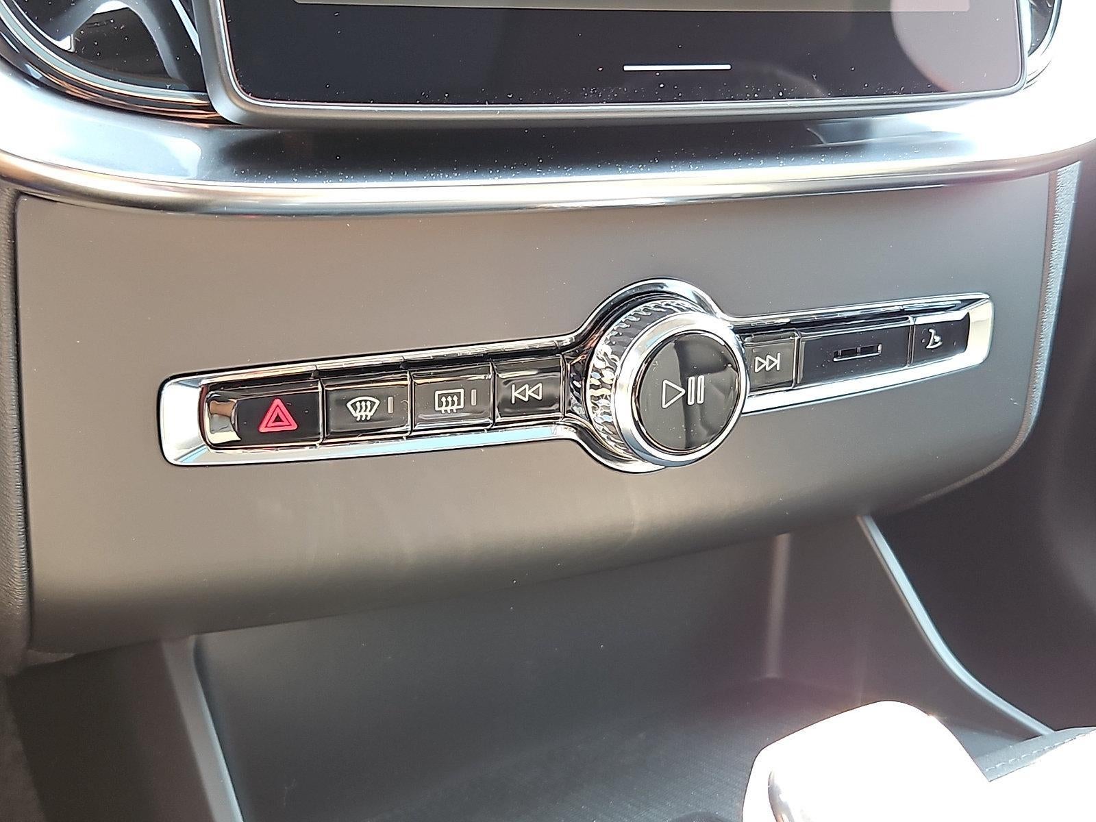 2026 Volvo XC90 B5 AWD Core 7-Seater