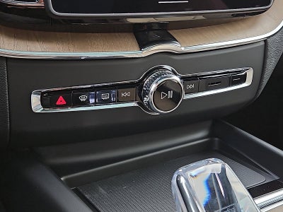 2026 Volvo XC60 B5 AWD Plus