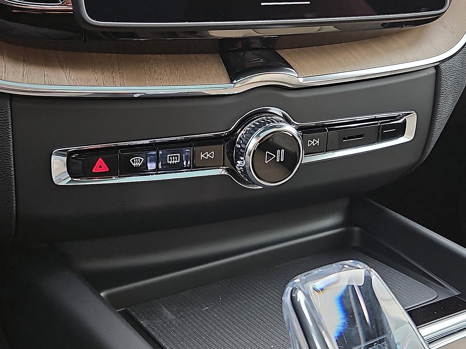 2026 Volvo XC60 B5 AWD Plus