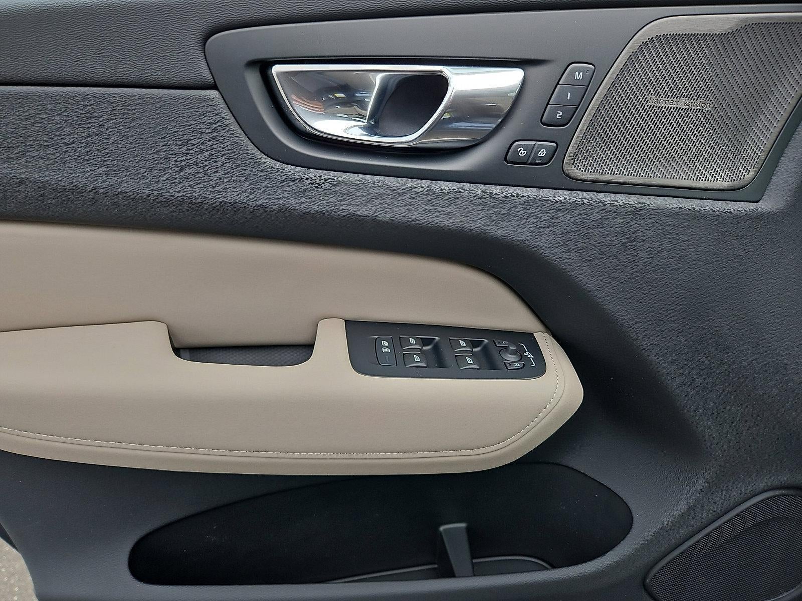 2026 Volvo XC60 B5 AWD Plus