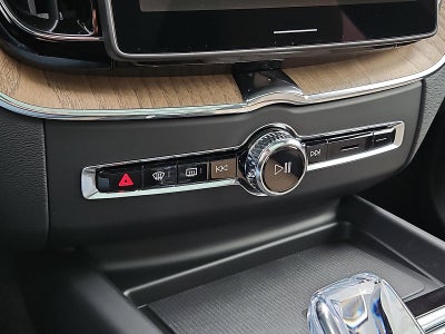 2026 Volvo XC60 B5 AWD Plus