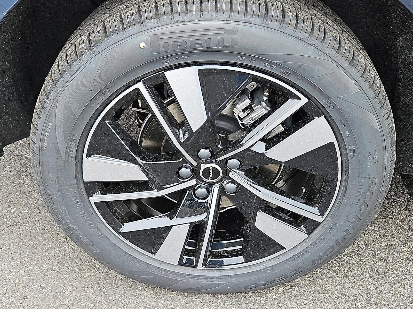 2026 Volvo XC60 B5 AWD Plus