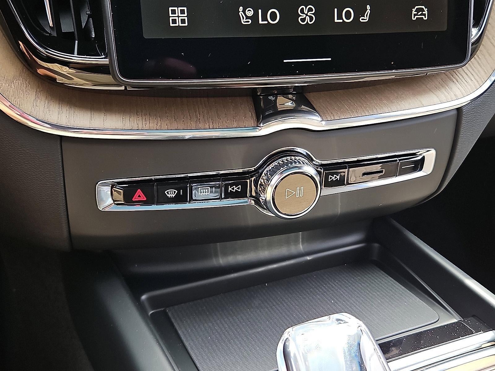 2026 Volvo XC60 B5 AWD Plus