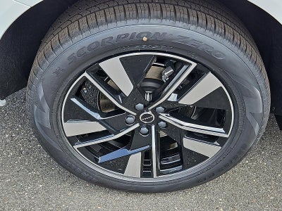 2026 Volvo XC60 B5 AWD Plus