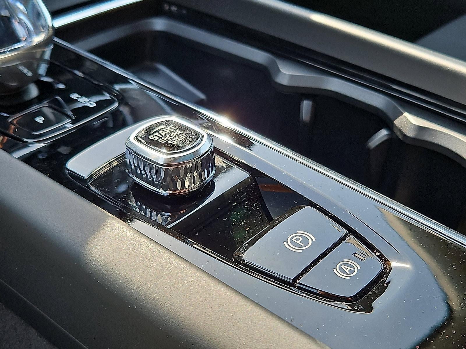 2026 Volvo XC60 B5 AWD Plus