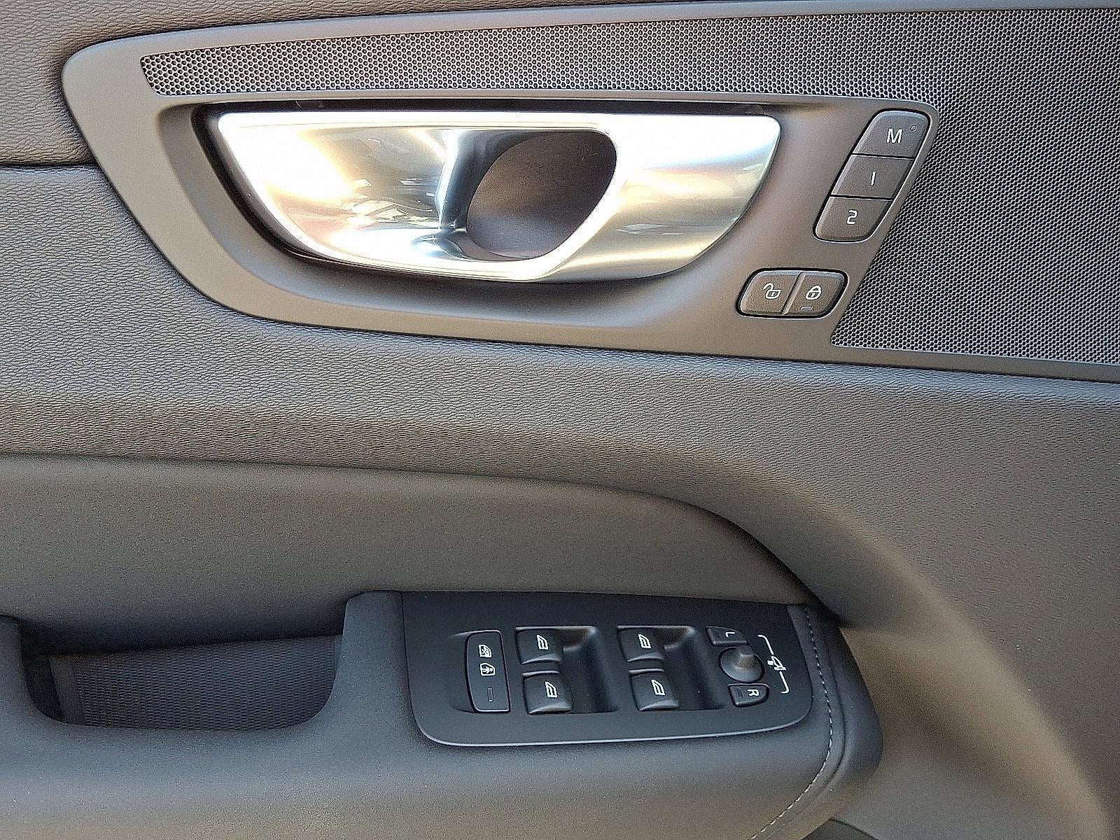 2026 Volvo XC60 B5 AWD Plus