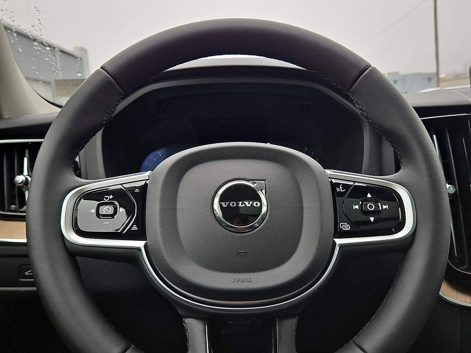 2026 Volvo XC60 B5 AWD Plus