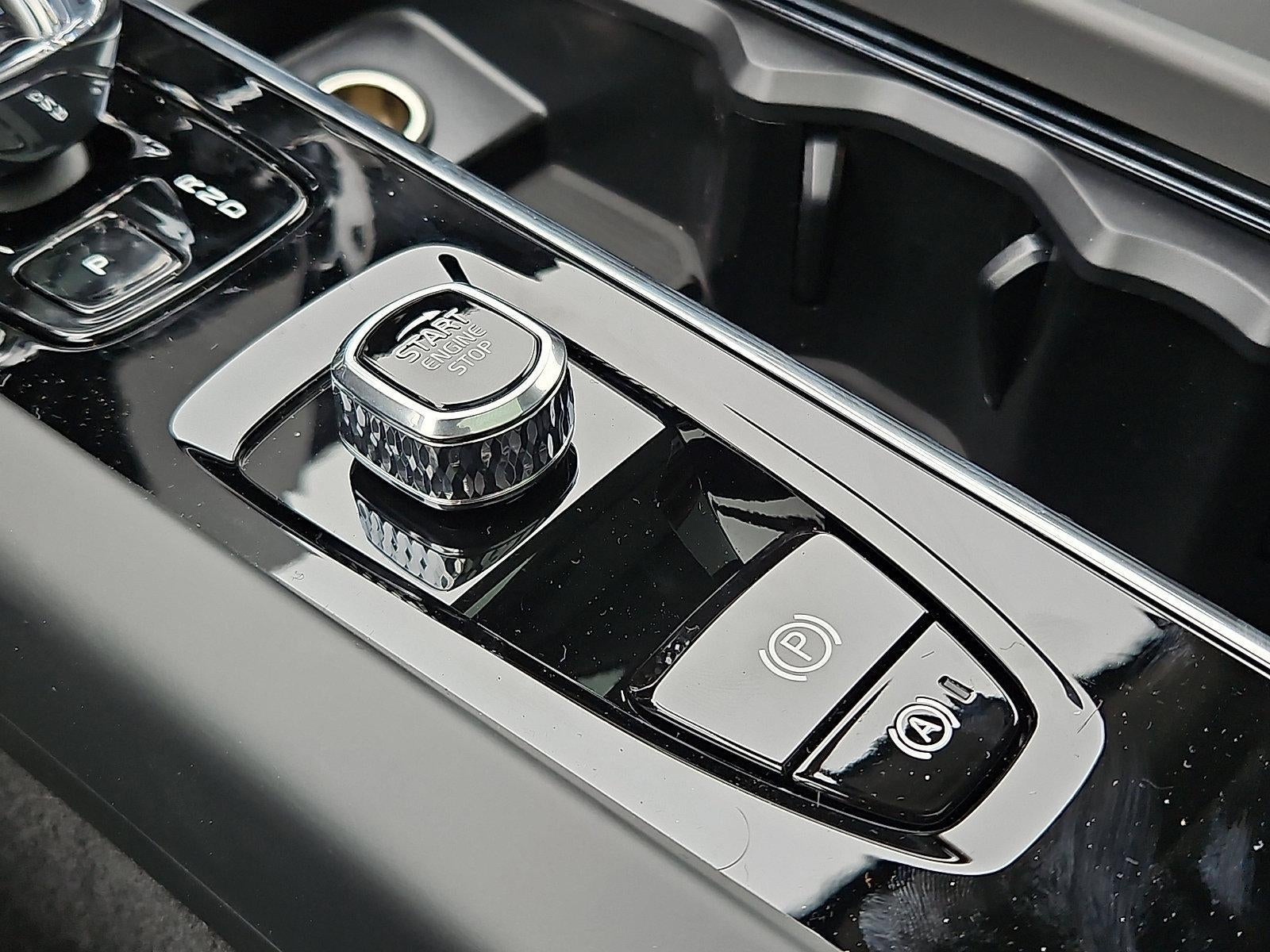 2026 Volvo XC60 B5 AWD Plus