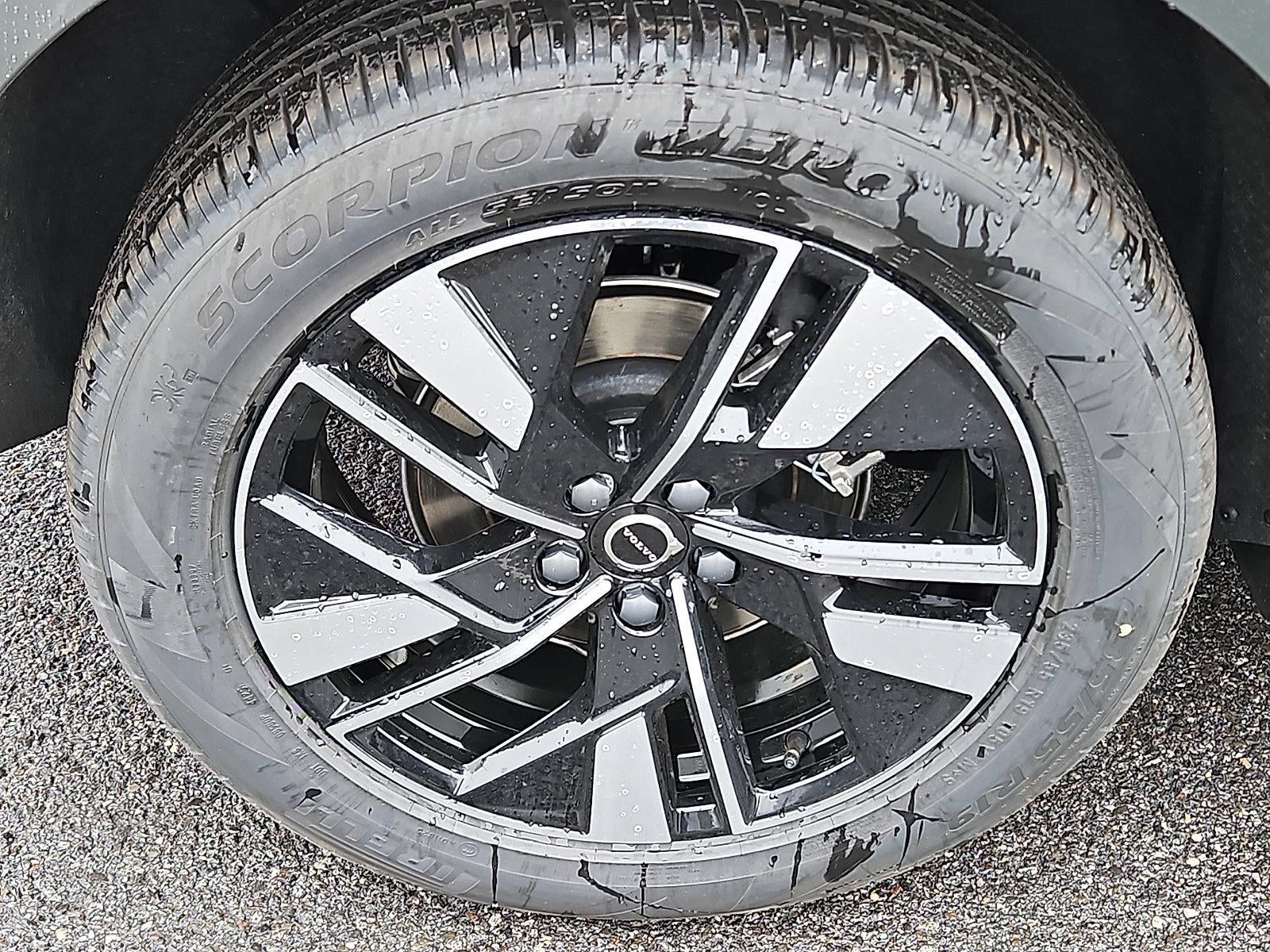 2026 Volvo XC60 B5 AWD Plus