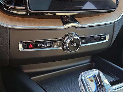 2026 Volvo XC60 B5 AWD Plus