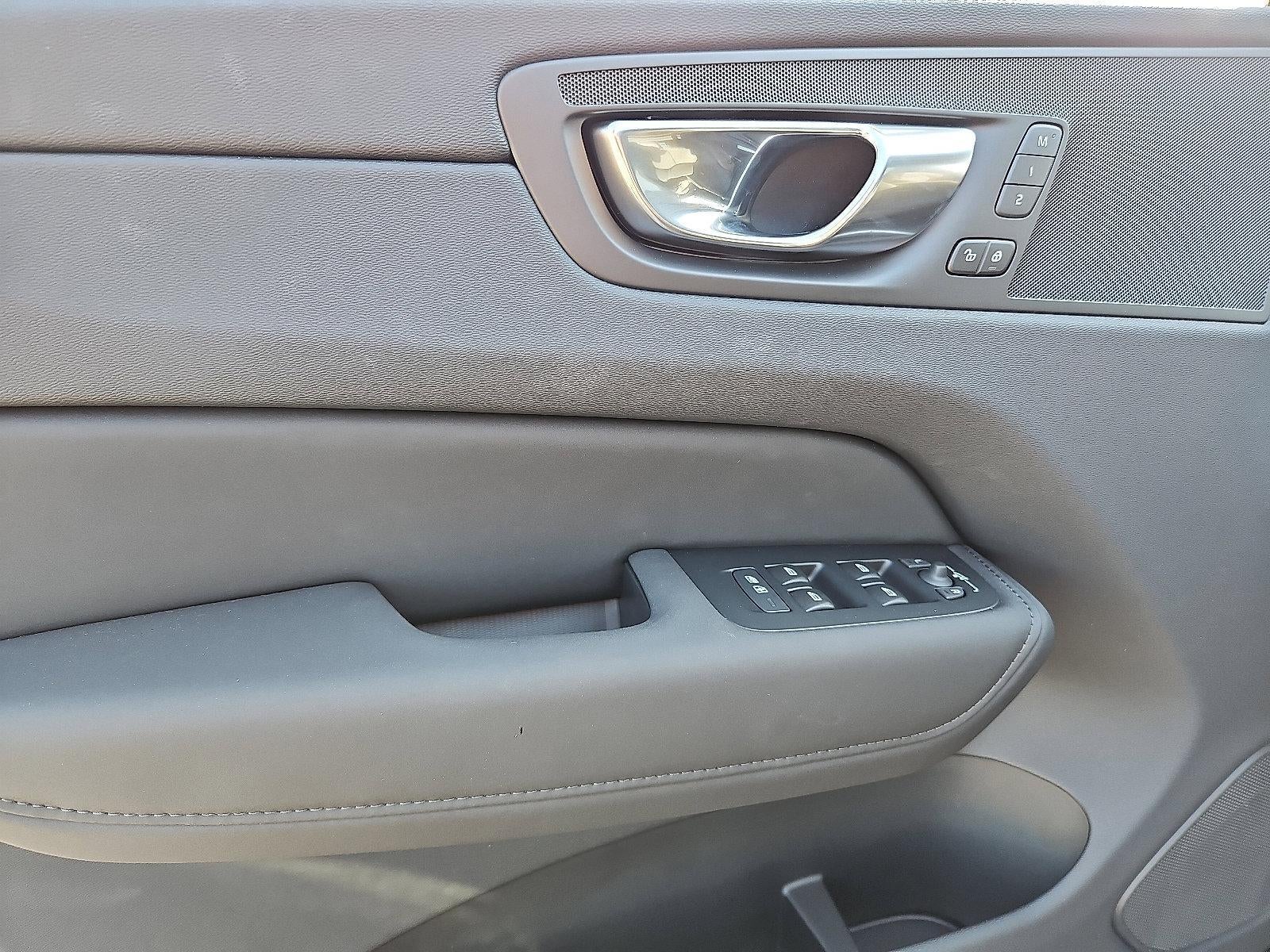 2026 Volvo XC60 B5 AWD Plus