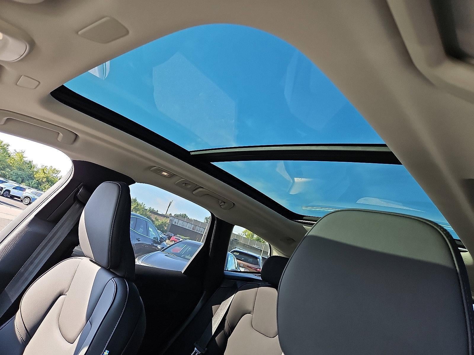 2026 Volvo XC60 B5 AWD Plus