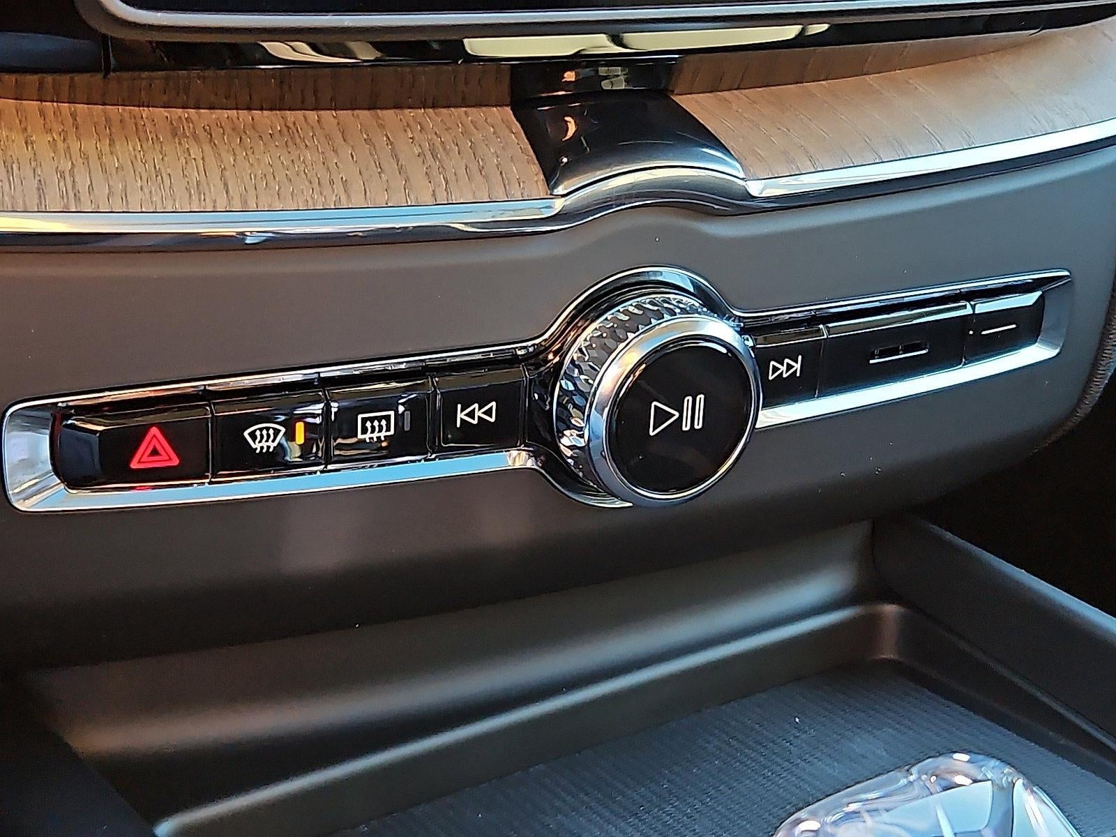 2026 Volvo XC60 B5 AWD Plus
