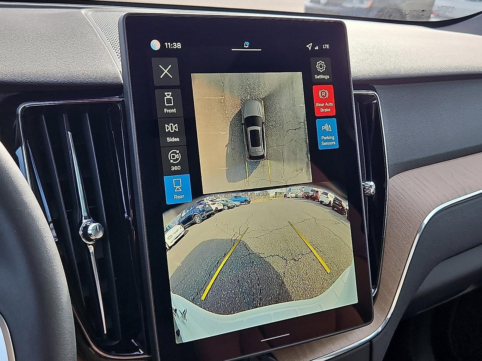 2026 Volvo XC60 B5 AWD Plus