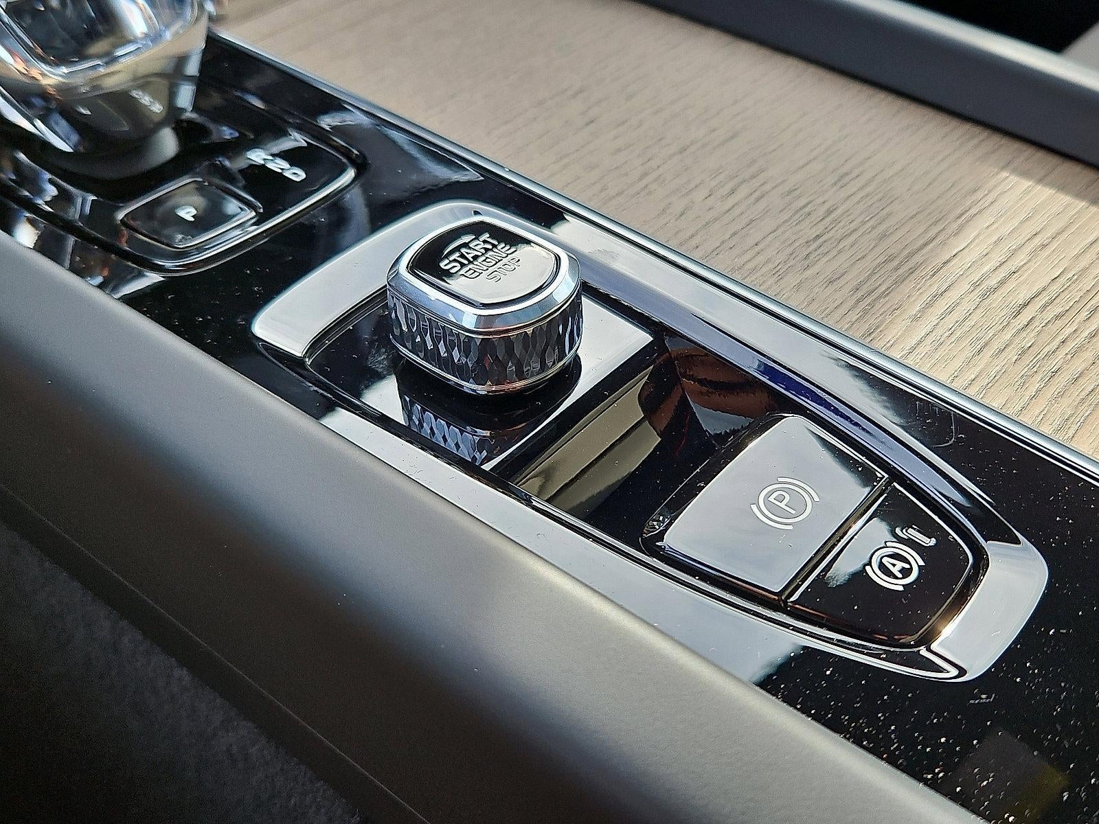 2026 Volvo XC60 B5 AWD Plus