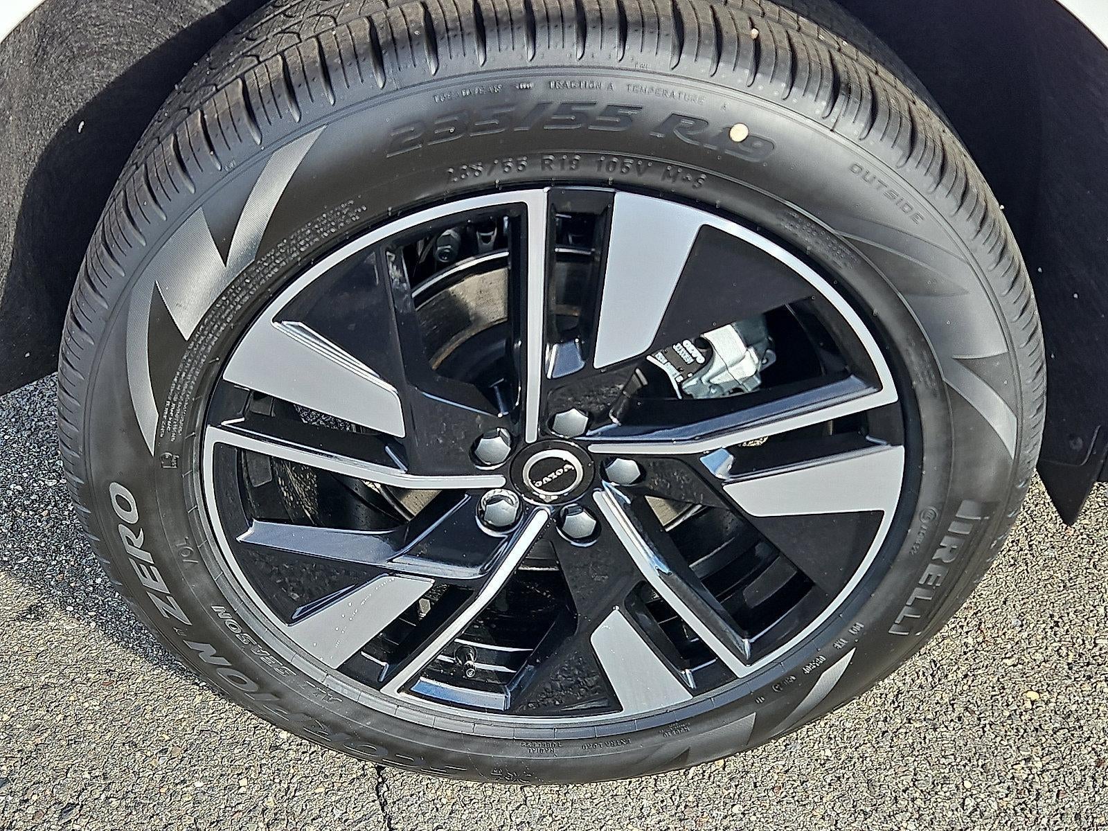 2026 Volvo XC60 B5 AWD Plus