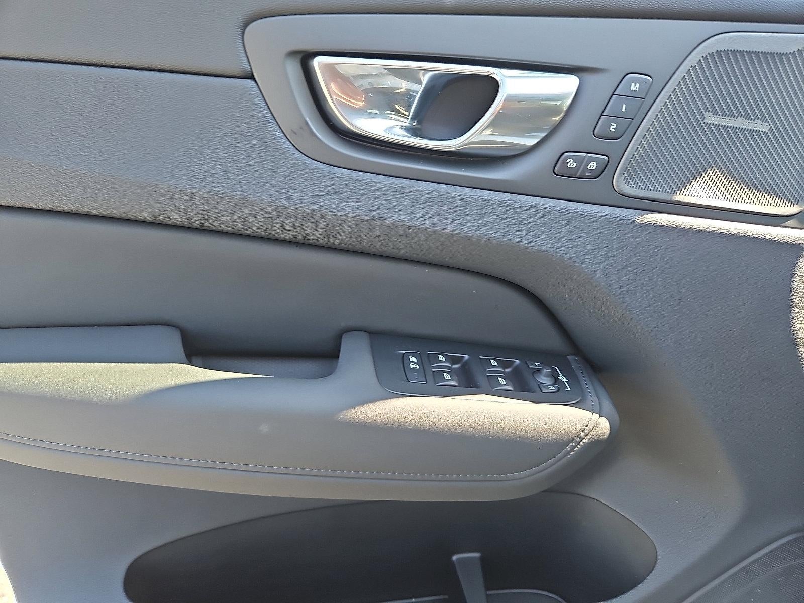 2026 Volvo XC60 B5 AWD Plus