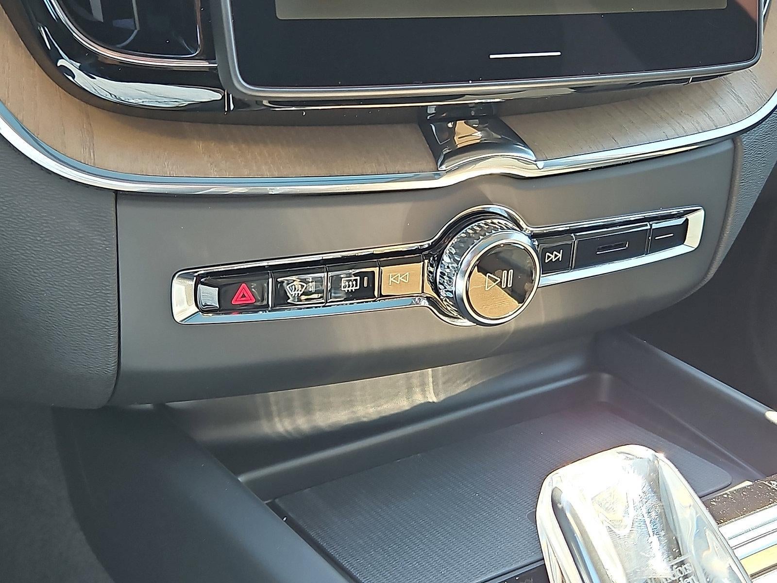 2026 Volvo XC60 B5 AWD Plus