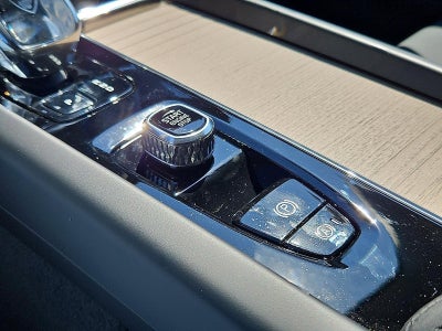2026 Volvo XC60 B5 AWD Plus