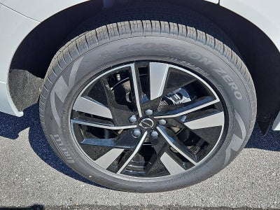 2026 Volvo XC60 B5 AWD Plus