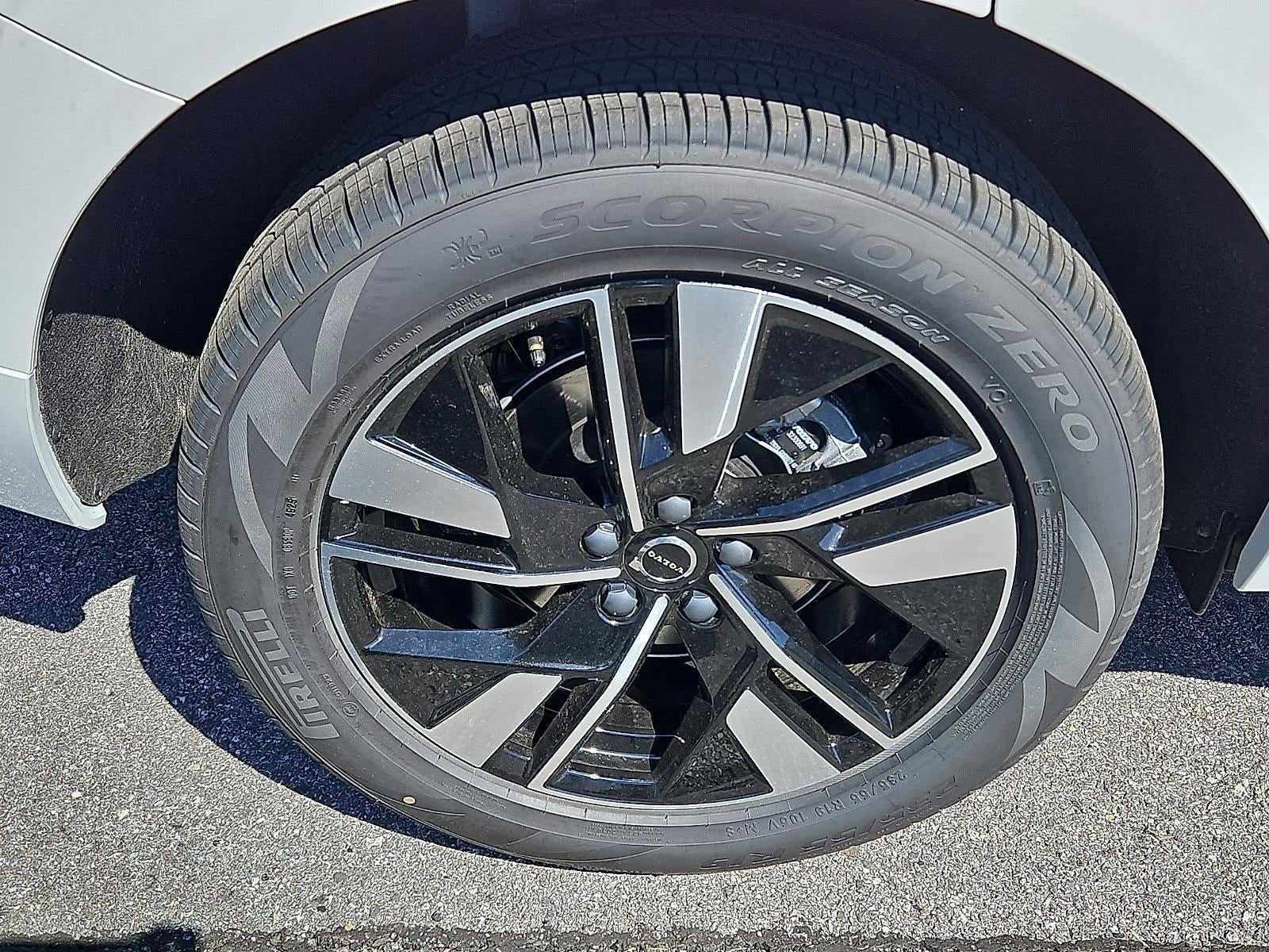 2026 Volvo XC60 B5 AWD Plus