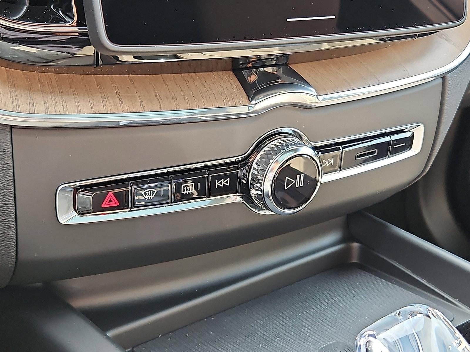 2026 Volvo XC60 B5 AWD Plus