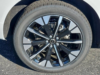 2026 Volvo XC60 B5 AWD Plus