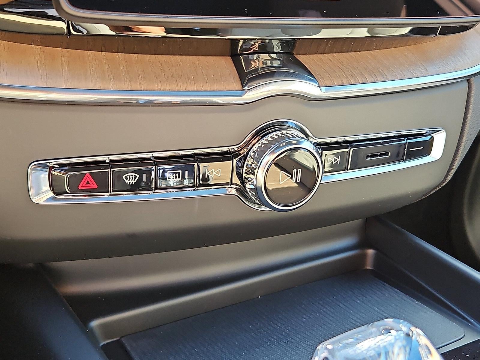 2026 Volvo XC60 B5 AWD Plus