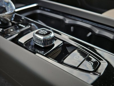 2026 Volvo XC60 B5 AWD Plus