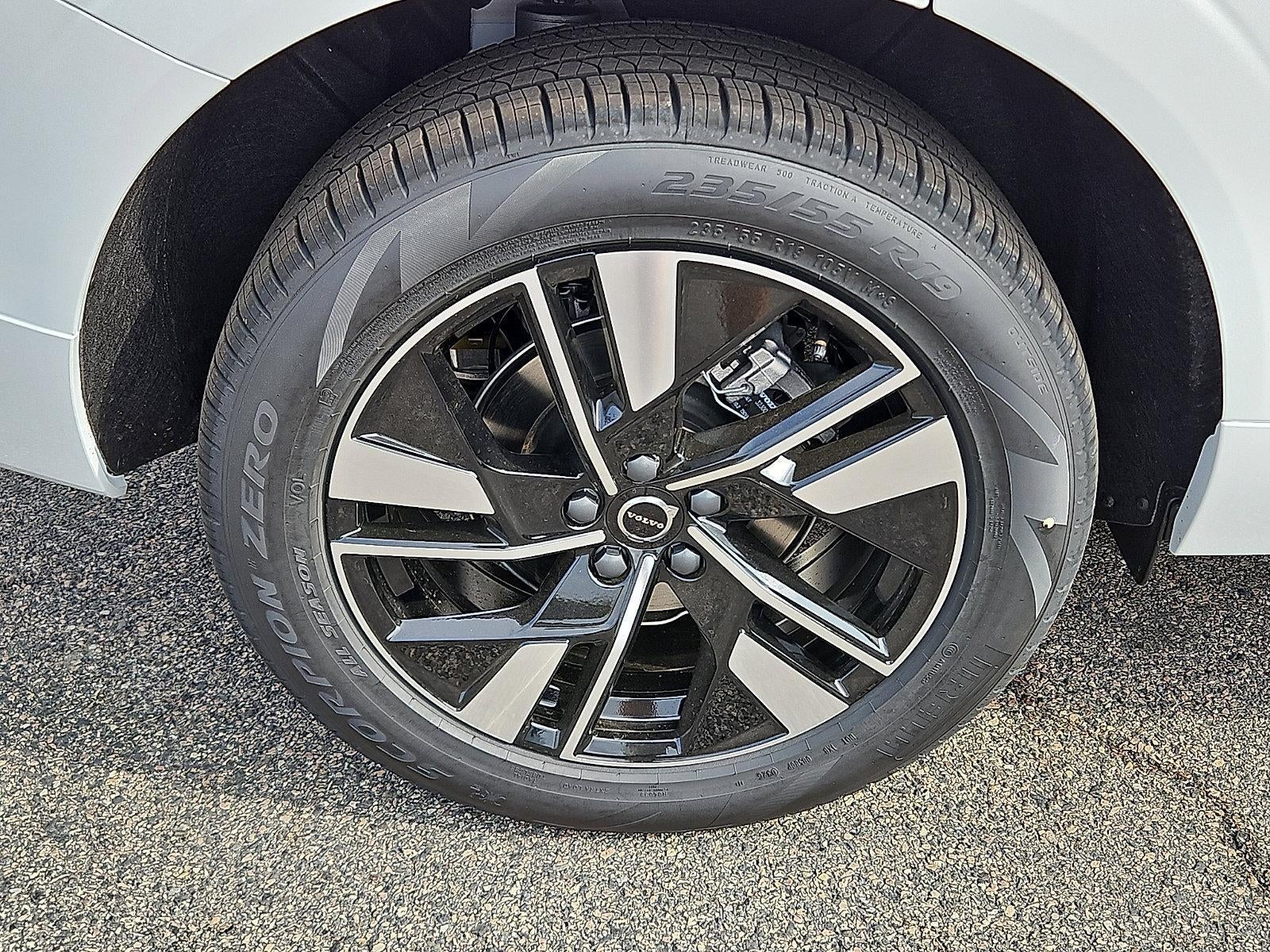 2026 Volvo XC60 B5 AWD Plus