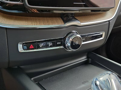 2026 Volvo XC60 B5 AWD Plus