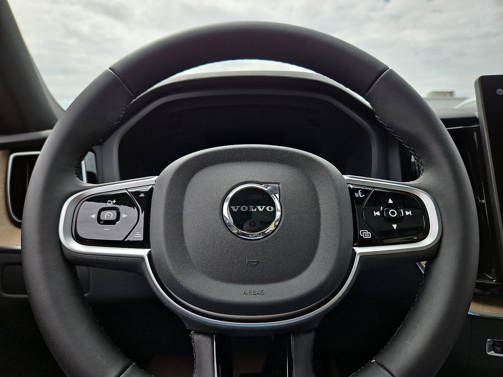 2026 Volvo XC60 B5 AWD Plus
