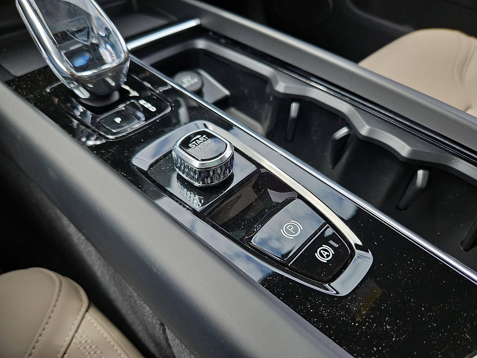 2026 Volvo XC60 B5 AWD Plus