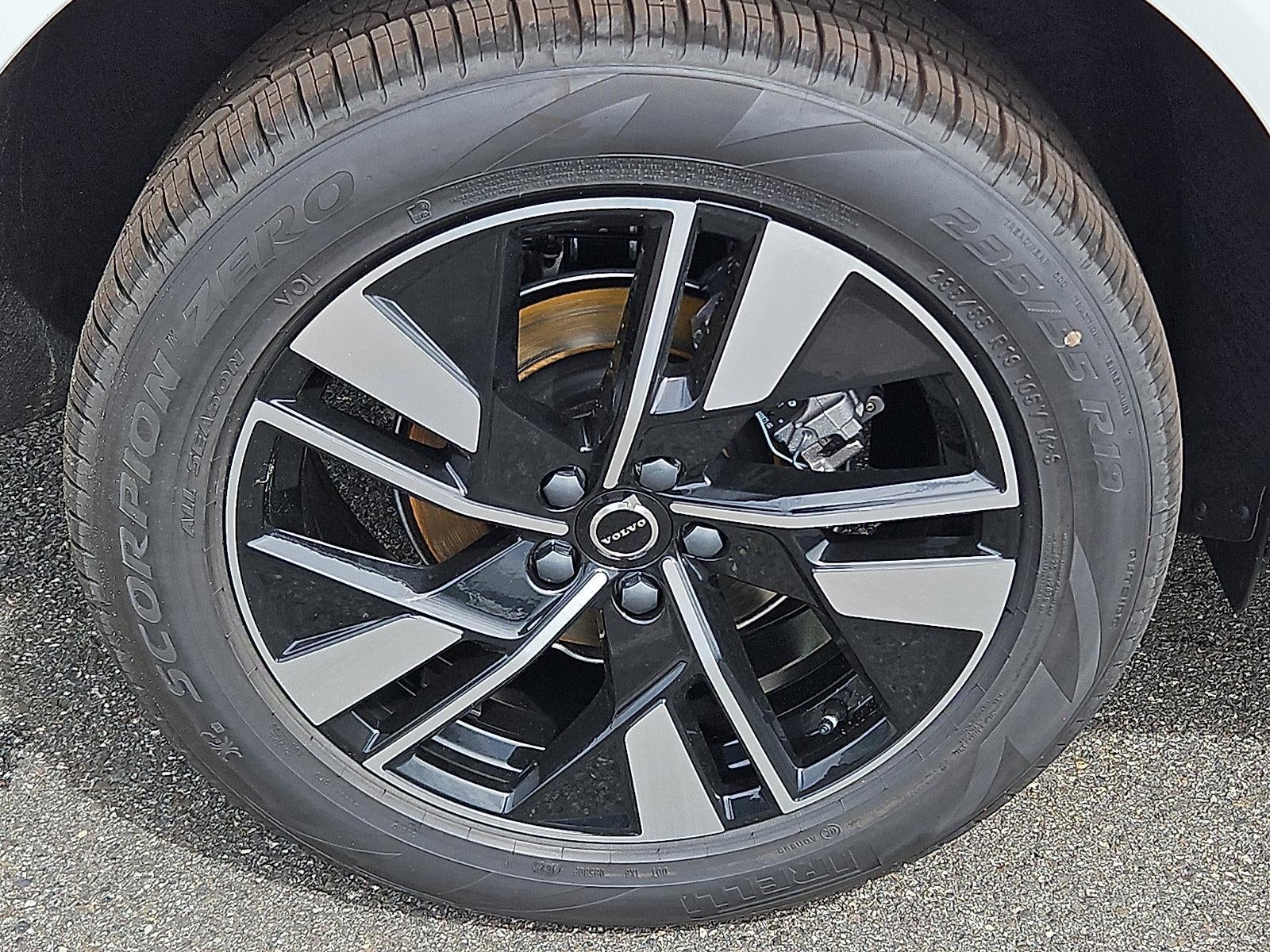 2026 Volvo XC60 B5 AWD Plus