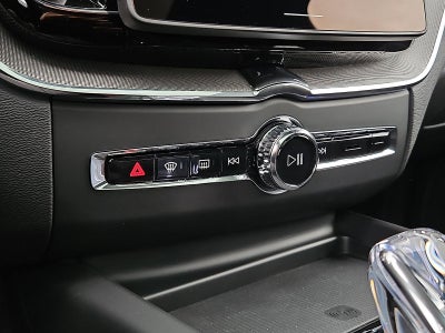 2026 Volvo XC60 B5 AWD Ultra Black Edition