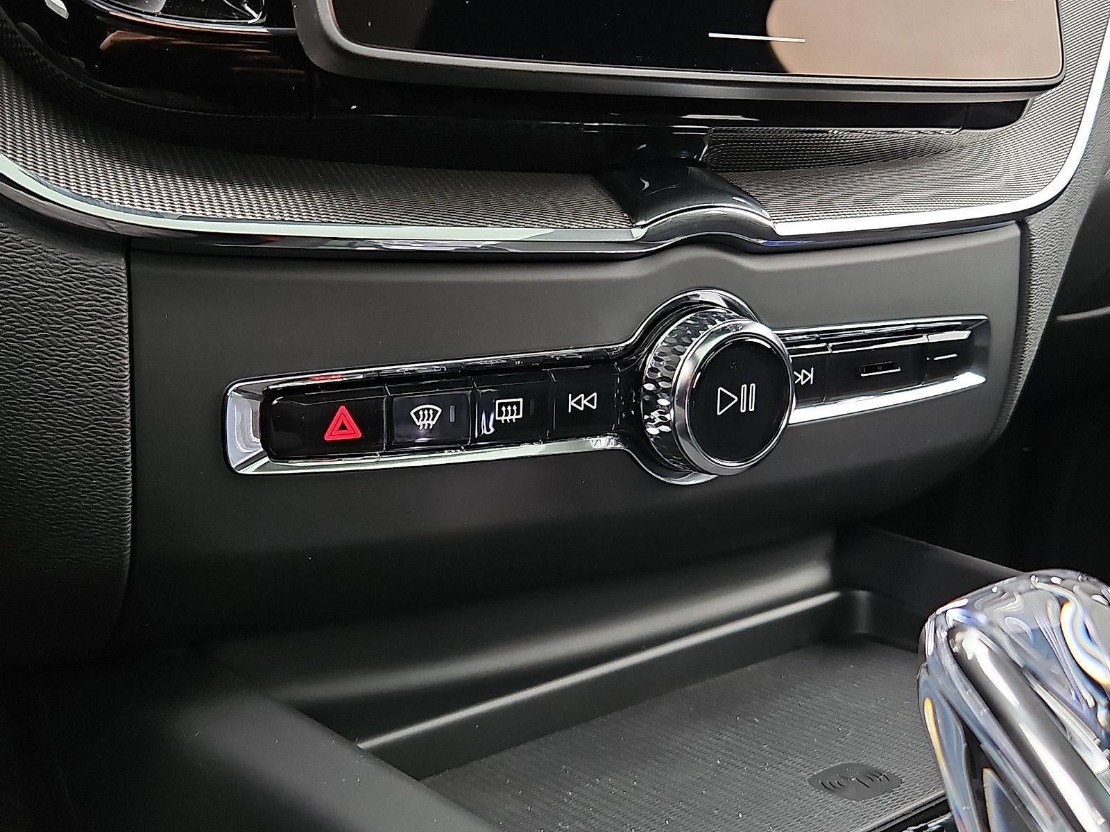 2026 Volvo XC60 B5 AWD Ultra Black Edition