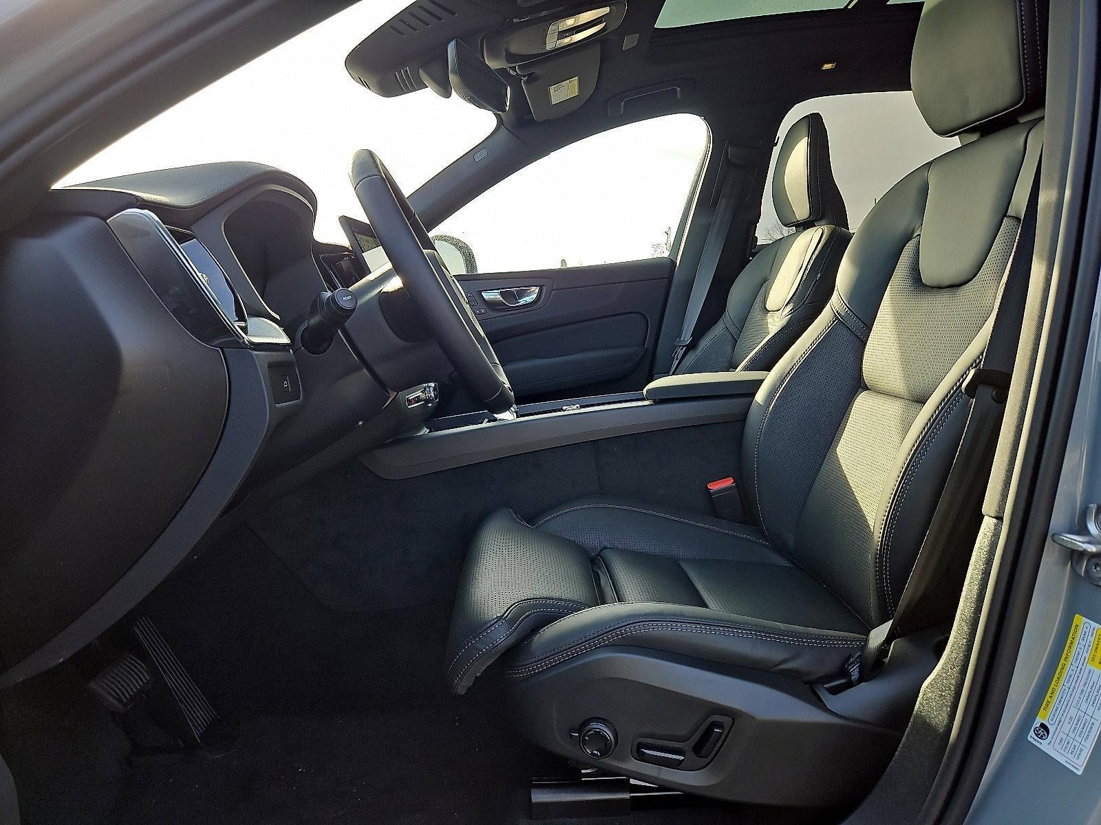 2026 Volvo XC60 B5 AWD Ultra Black Edition