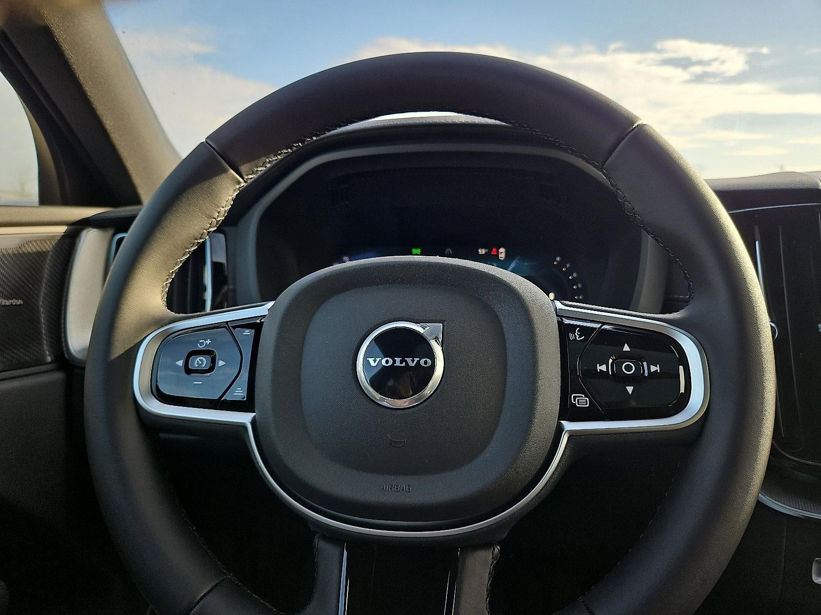 2026 Volvo XC60 B5 AWD Ultra Black Edition