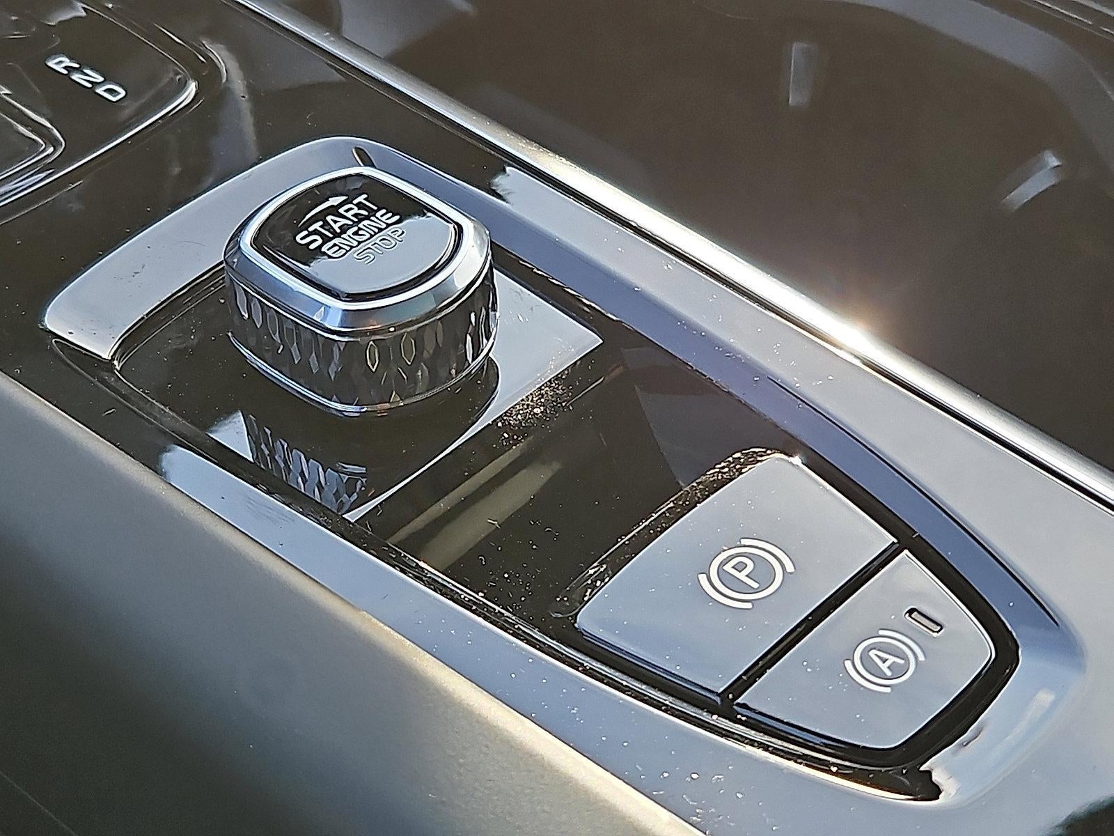 2026 Volvo XC60 B5 AWD Ultra Black Edition