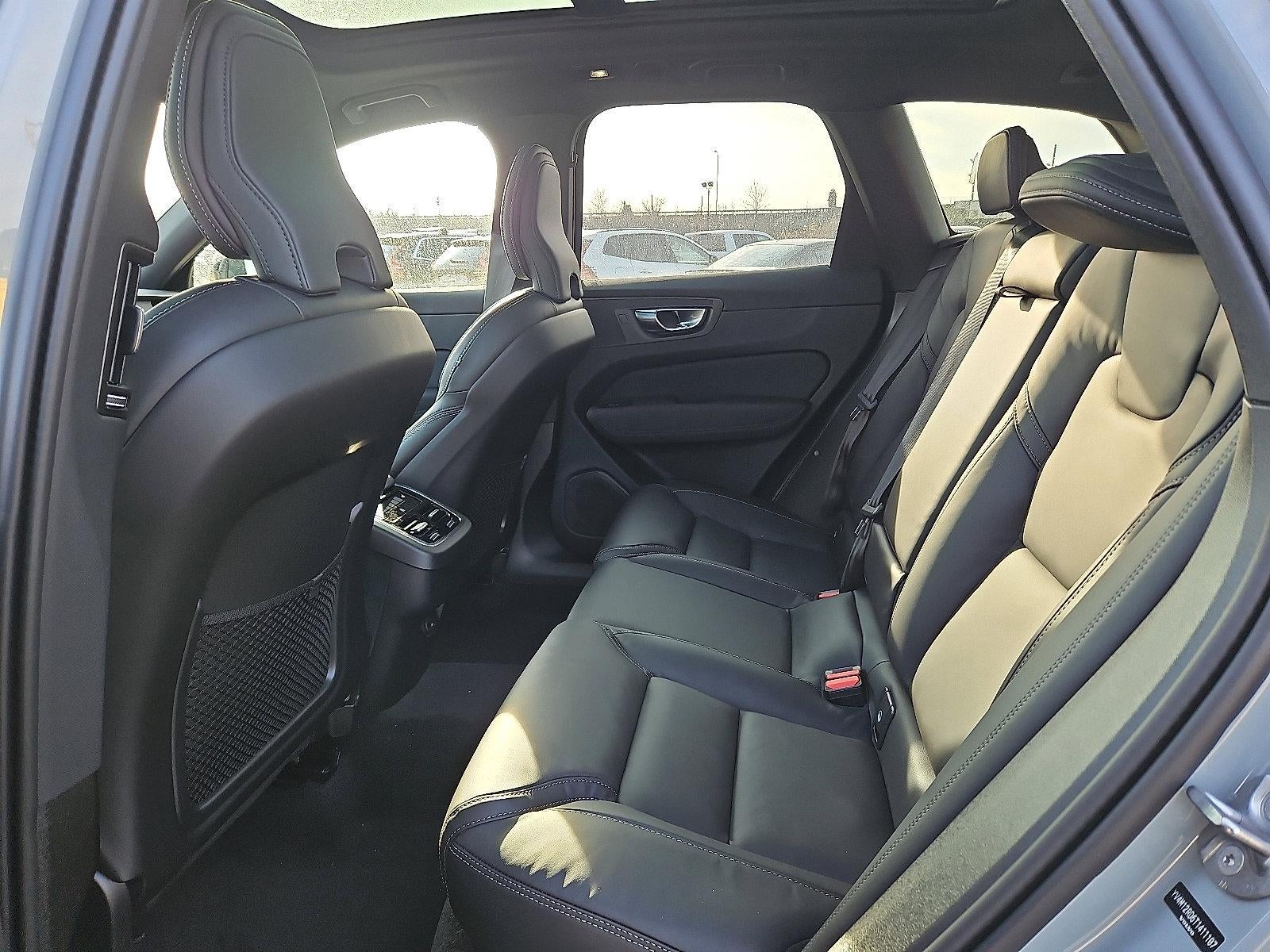 2026 Volvo XC60 B5 AWD Ultra Black Edition