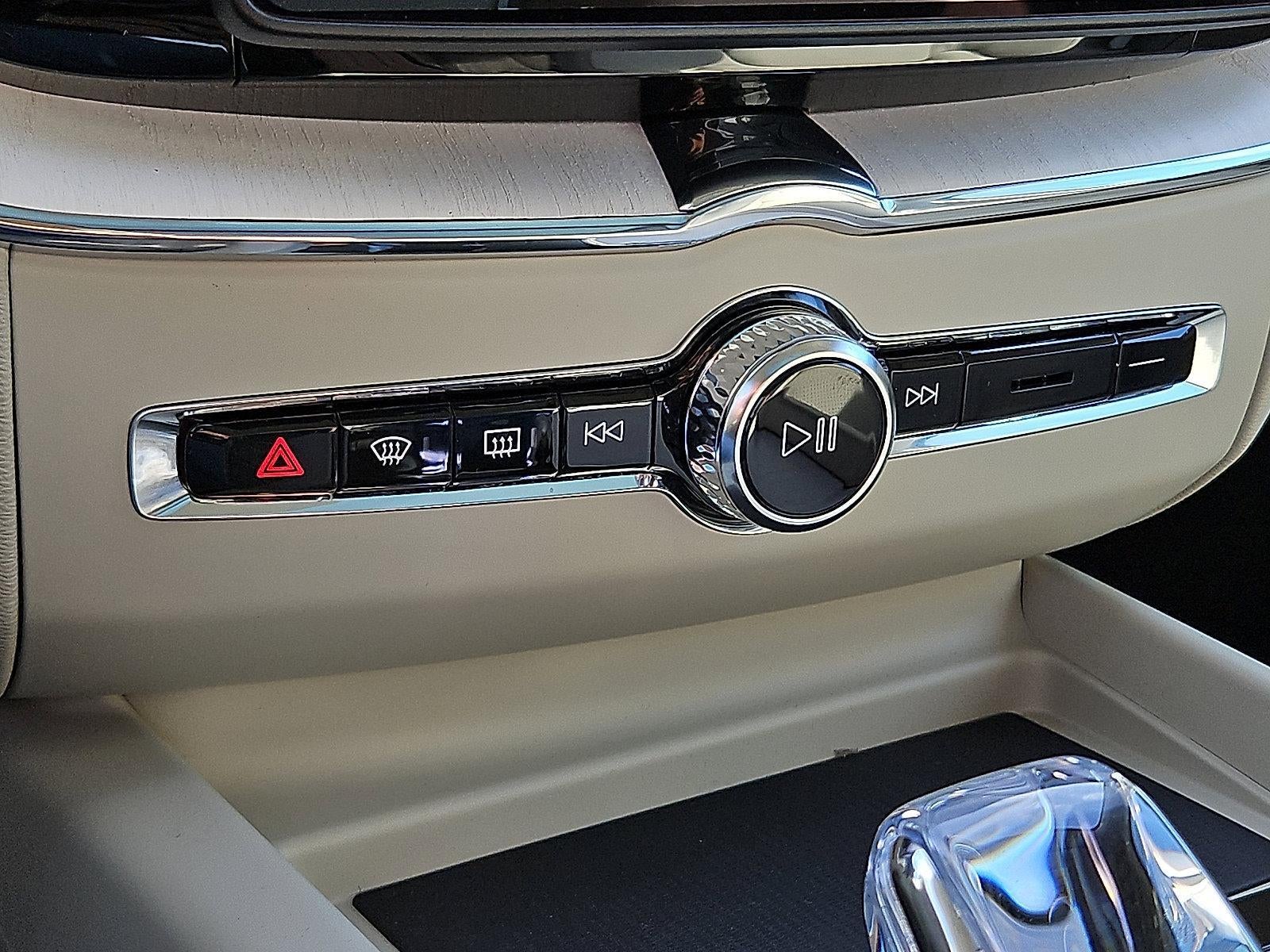 2026 Volvo XC60 B5 AWD Ultra