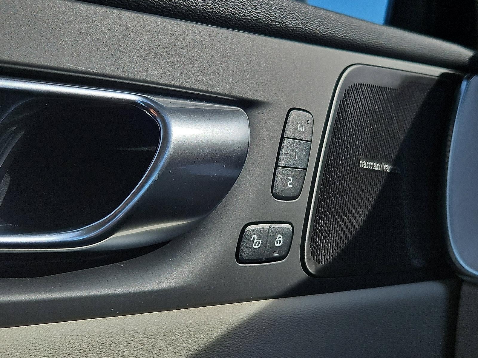 2026 Volvo XC60 B5 AWD Ultra