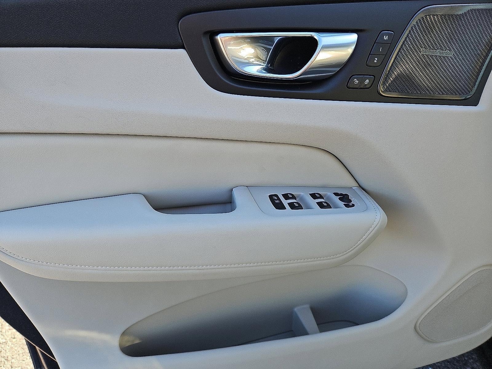 2026 Volvo XC60 B5 AWD Ultra