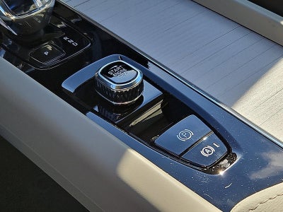 2026 Volvo XC60 B5 AWD Ultra