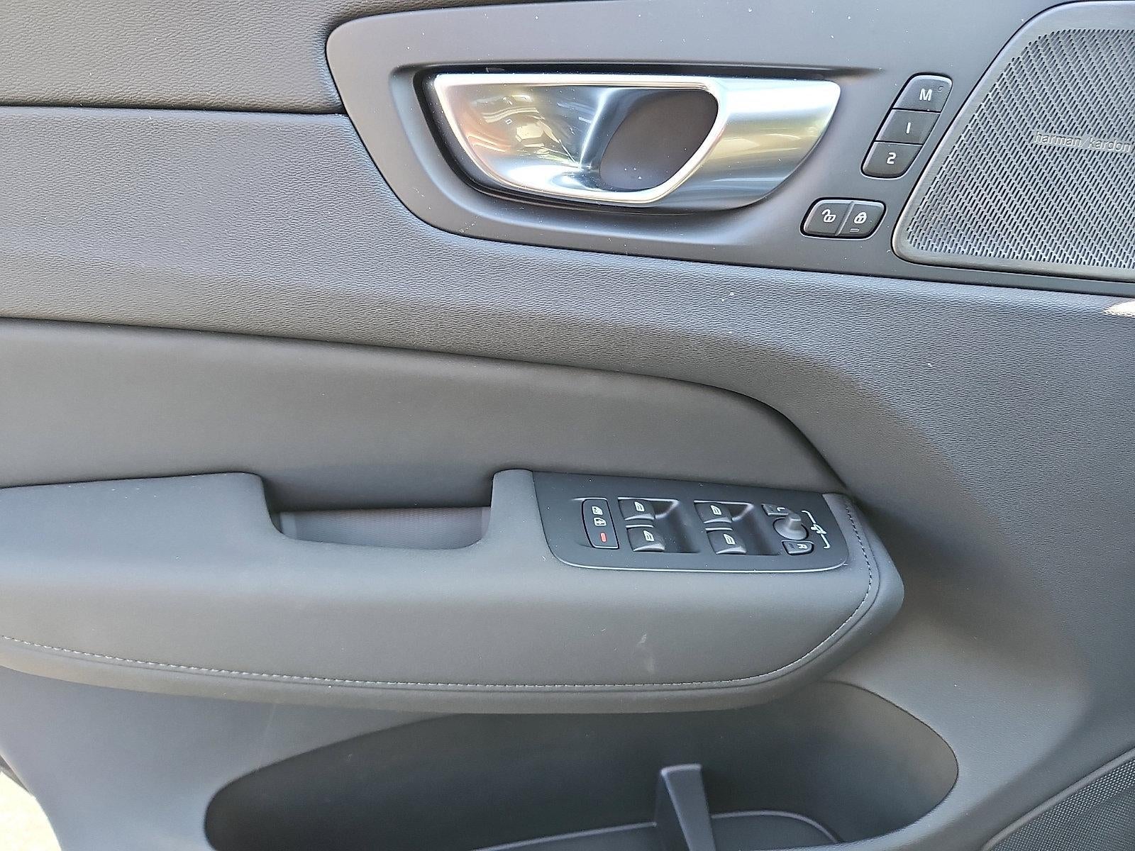 2026 Volvo XC60 B5 AWD Ultra