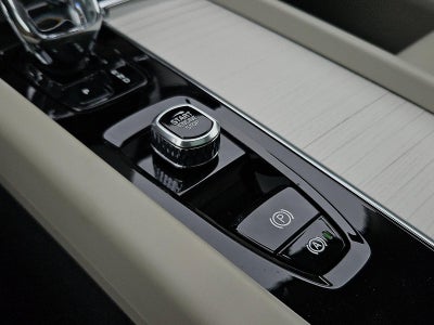 2026 Volvo XC60 B5 AWD Ultra